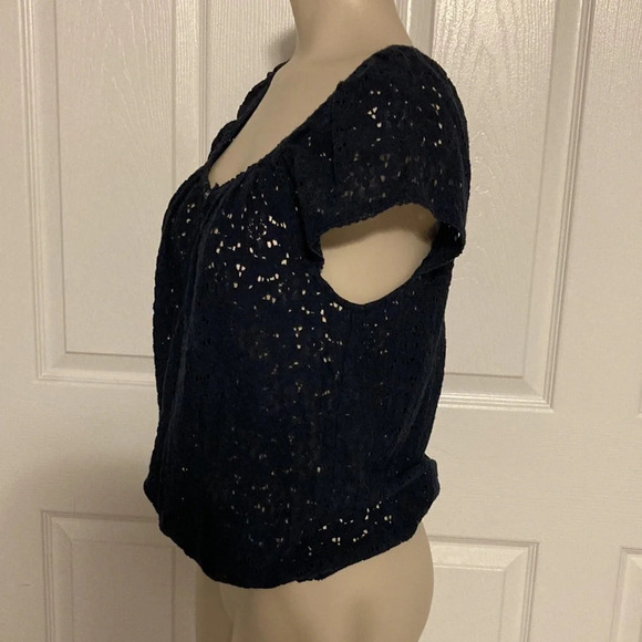 Hollister Navy Lace Cap Sleeve Top M - Picture 4 of 15